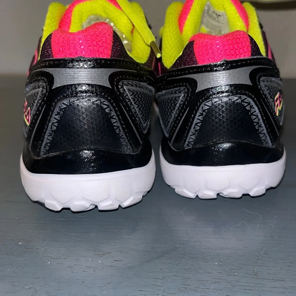 Fila Womens Running Shoes Size 4 Pink Black Tennis Shoes Sneakers NWOB